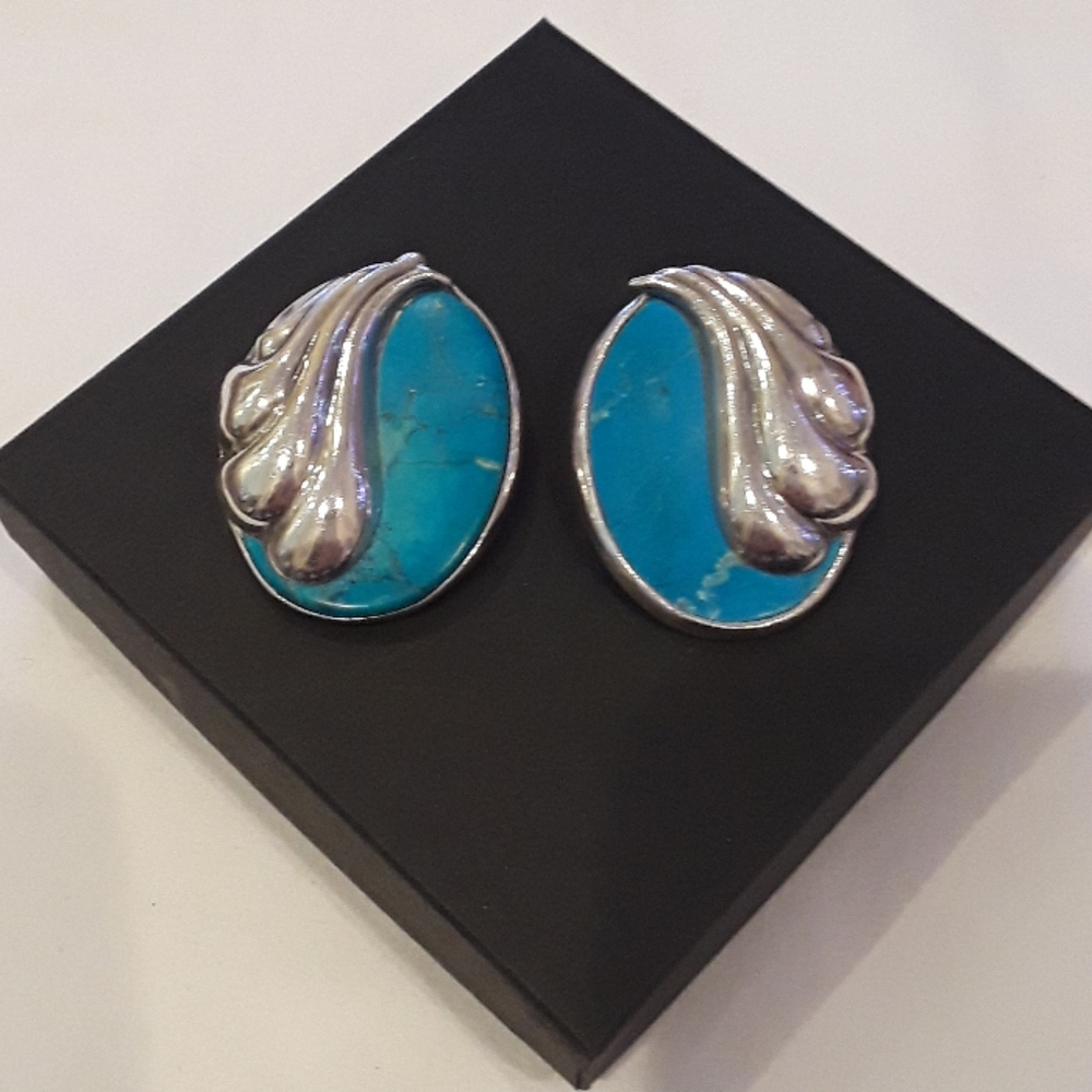 925 & turquoise vintage Ture clip earrings.